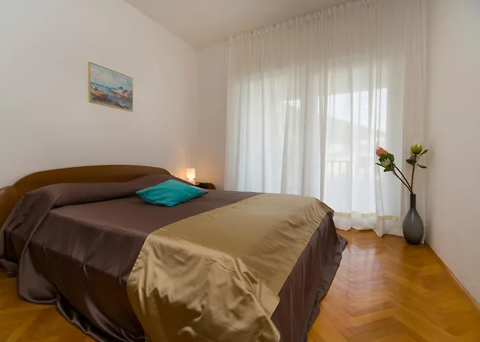 Katarina - Private Pool 80m From Marina