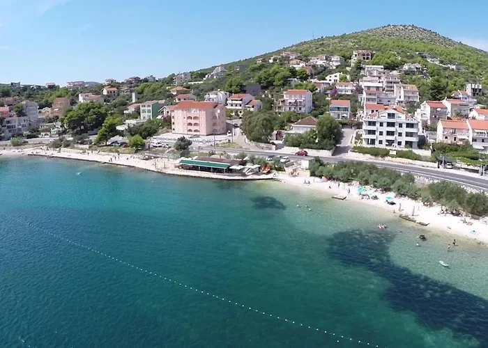 Apartment Katarina - Private Pool 80m From Marina