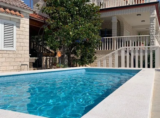 Apartment Katarina - Private Pool 80m From Marina