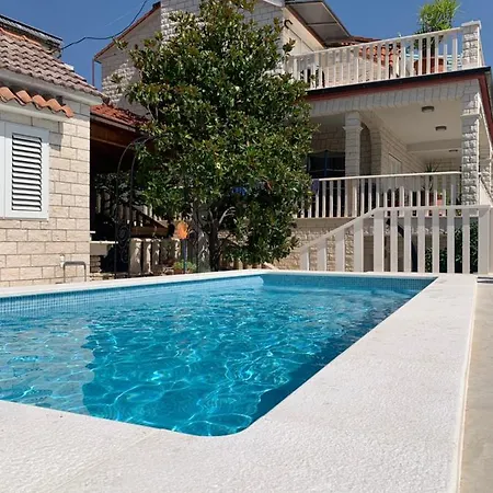 Apartamento Katarina - Private Pool 80m From Marina (Bossoglina)
